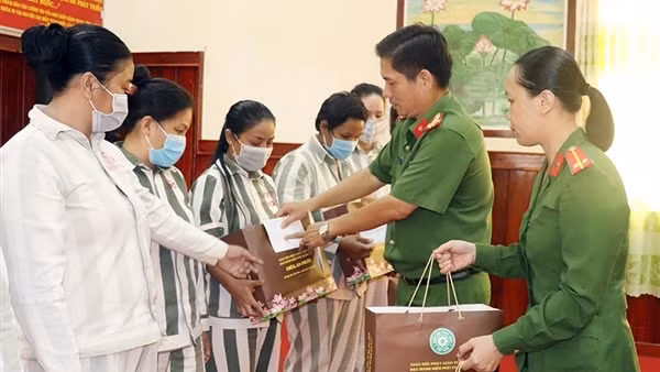 Đảm bảo Tết bình yên xứ Huế ảnh 1