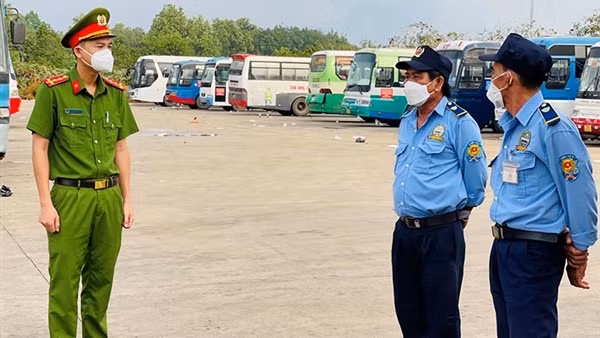 Cục CSGT thăm cán bộ tăng cường tại xã Xín Chải ảnh 5