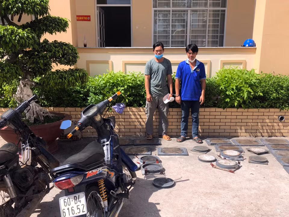 Tạm giữ hình sự 2 đối tượng trộm cắp tài sản của Nhà nước -0