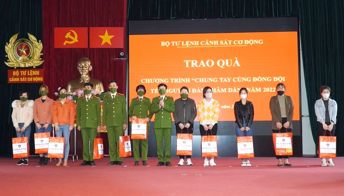 Công tác quần chúng góp phần thực hiện thắng lợi nhiệm vụ của đơn vị -0