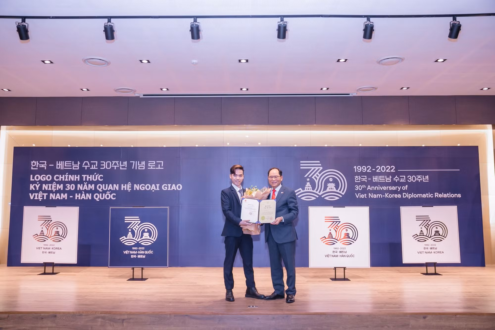 Công bố logo kỷ niệm 30 năm thiết lập quan hệ Việt-Hàn -0