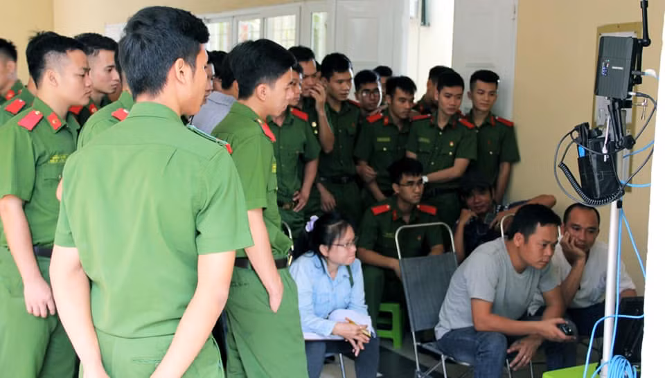 “Bão ngầm” - Thay lời tri ân người chiến sĩ Công an nhân dân -0