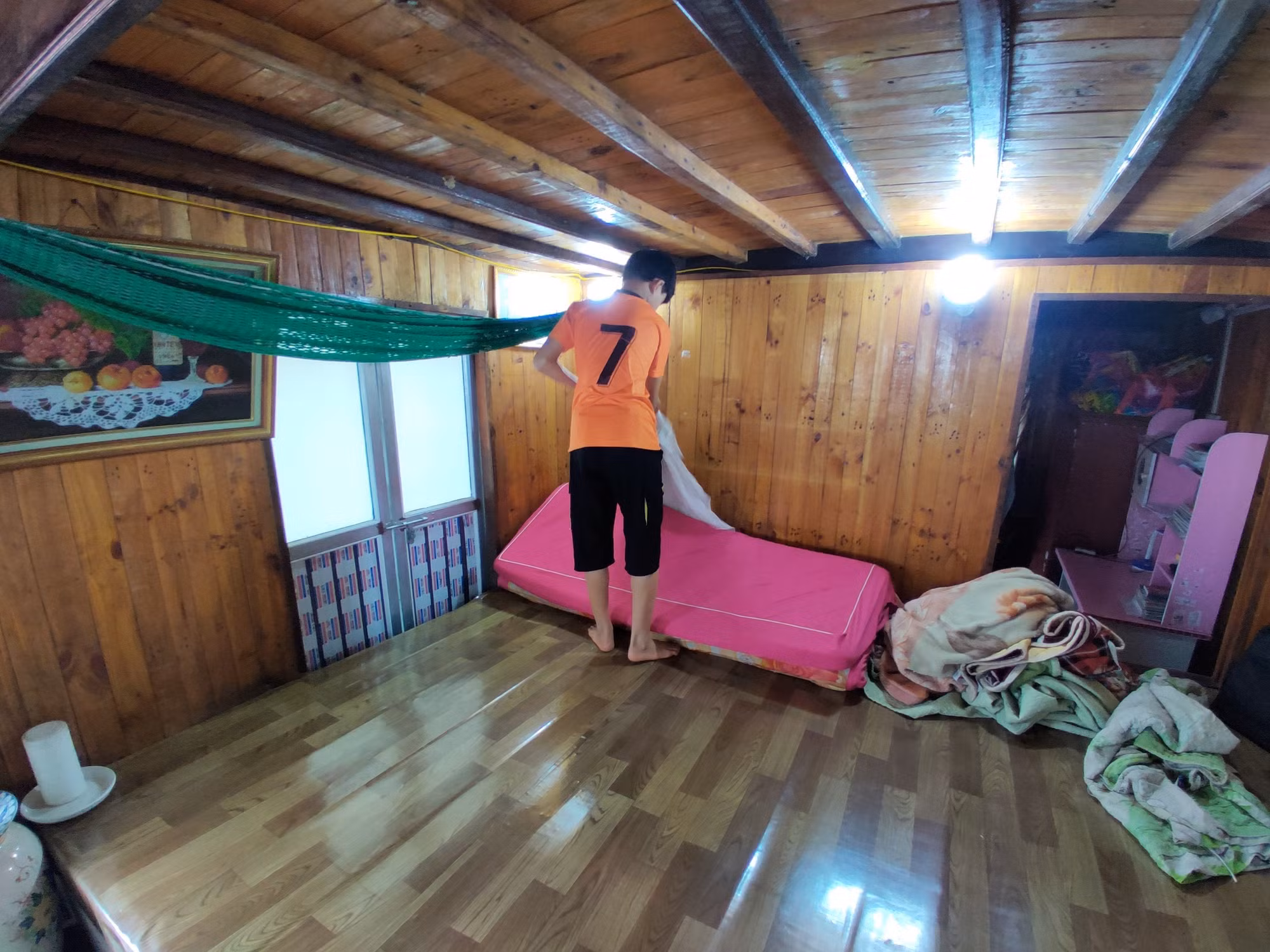 Có một làng chài phía bên kia phố thị -0