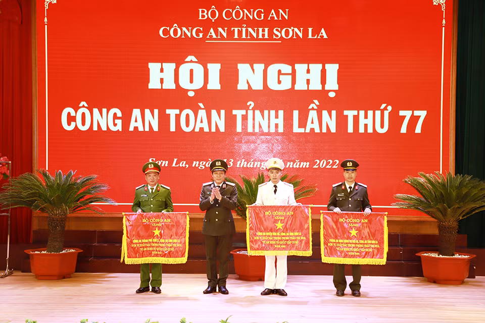 Xứng đáng là “lá chắn thép” nơi cửa ngõ Tây Bắc -0