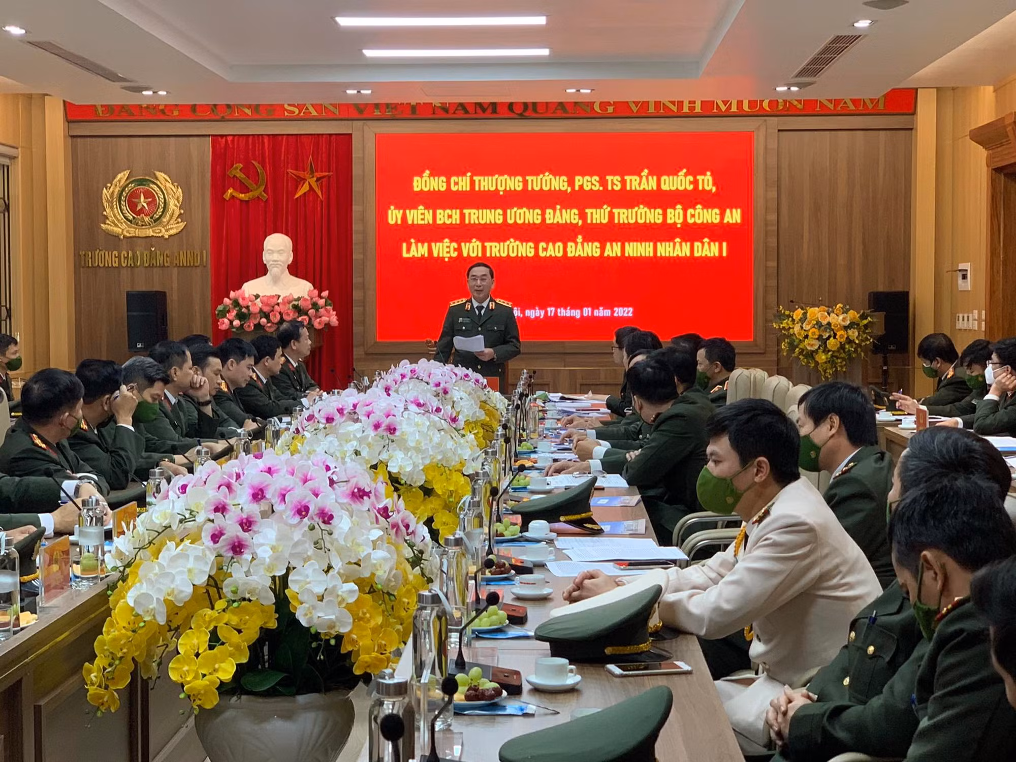 Đổi mới việc dạy học theo sát tình hình thực tiễn, quan tâm phát triển toàn diện đội ngũ cán bộ -0