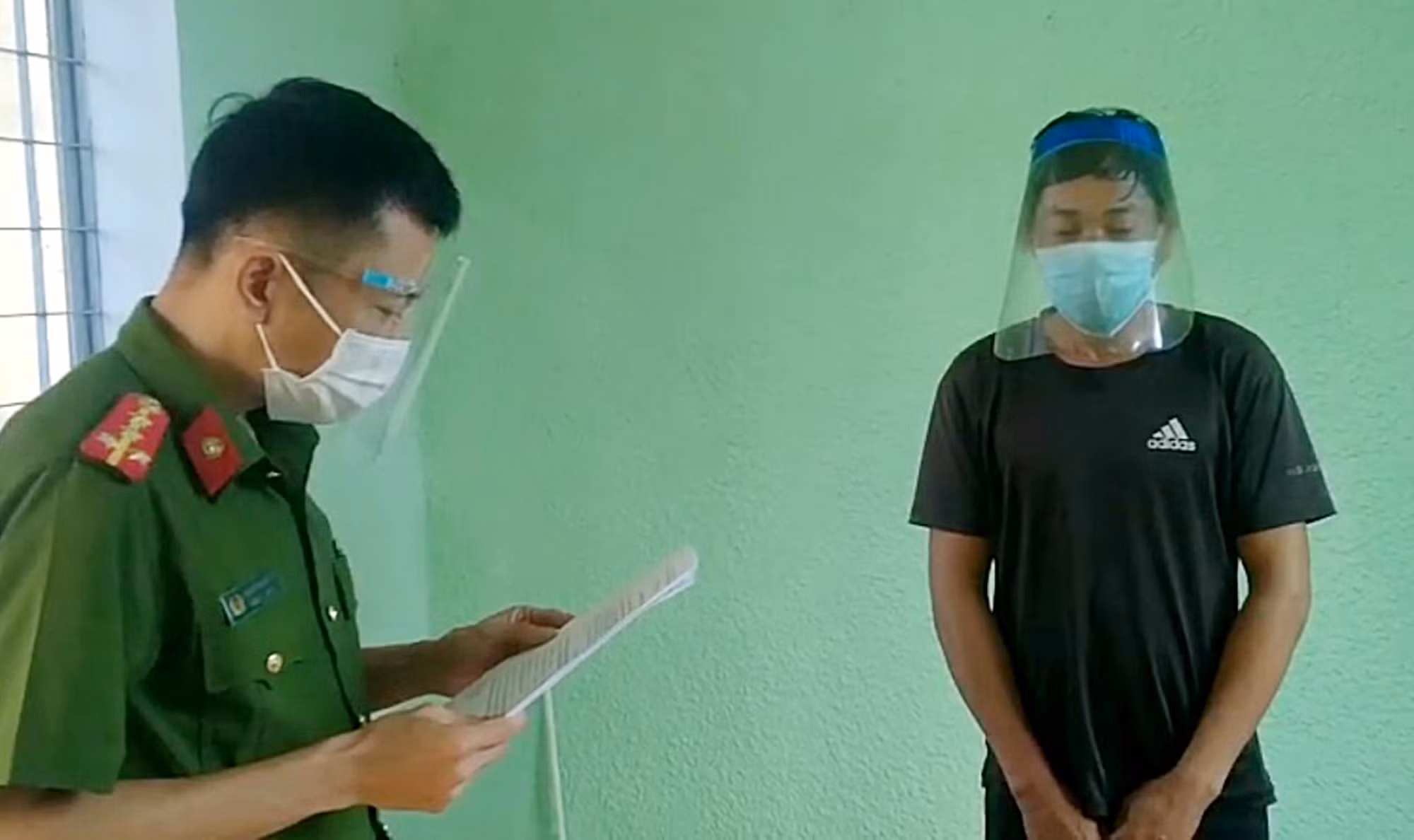 Bắt đối tượng quan hệ đồng tính làm lây lan dịch bệnh HIV -0