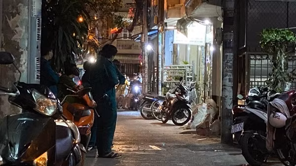 Dùng ná bắn nhiều người bị thương rồi cố thủ nhiều giờ trong nhà ảnh 3