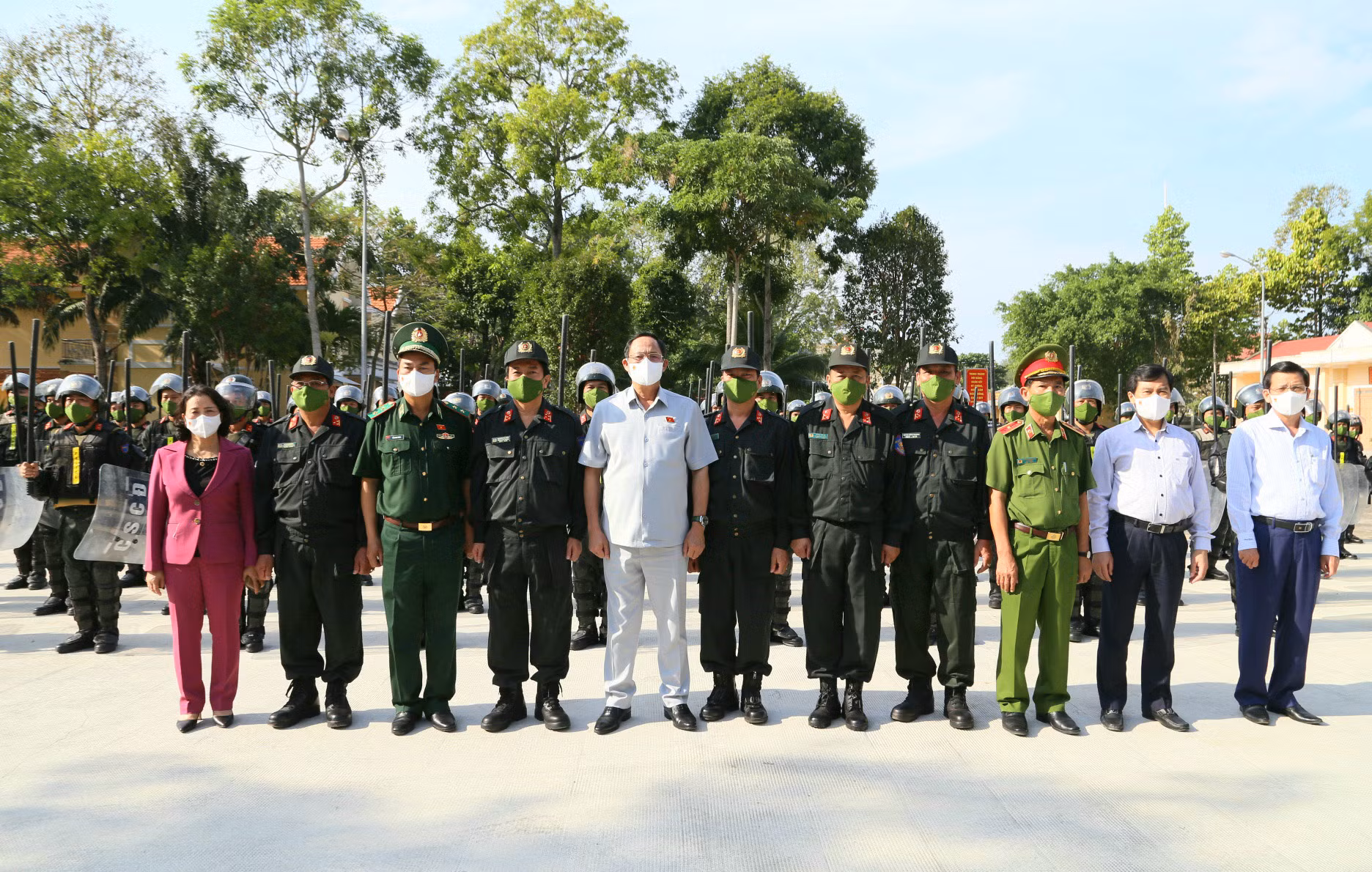Phó Chủ tịch Quốc hội Trần Quang Phương thăm, làm việc với Trung đoàn CSCĐ Tây Nam Bộ -0