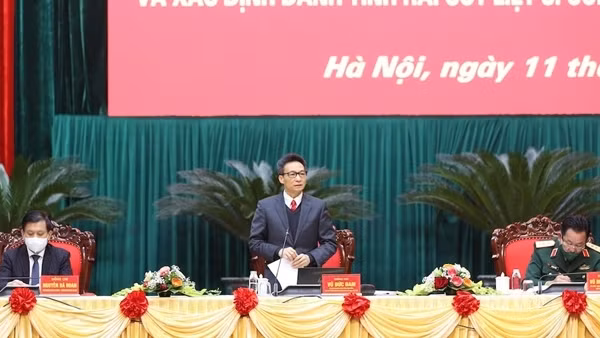 Chủ tịch nước Nguyễn Xuân Phúc thăm, động viên lực lượng y tế tại Đà Nẵng ảnh 2