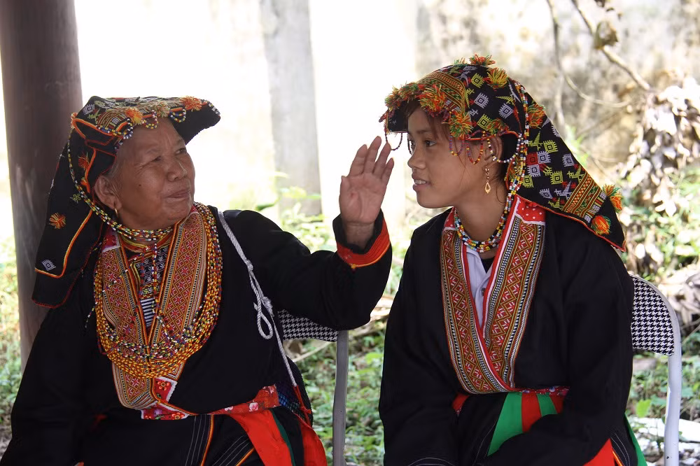 Hoa đẹp giữa đại ngàn -0