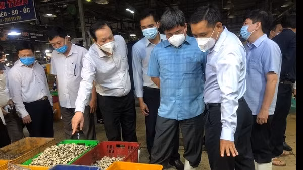 Công khai cơ sở vi phạm an toàn thực phẩm để người dân biết ảnh 1