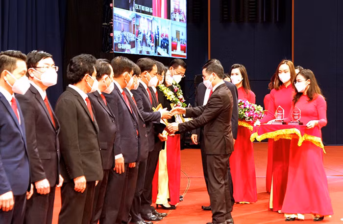 Agribank tổng kết công tác Đảng, hoạt động kinh doanh năm 2021 và triển khai nhiệm vụ năm 2022 -1