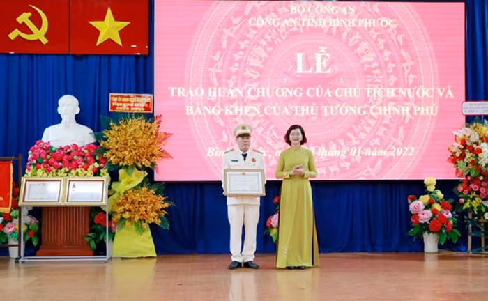 Xây dựng lực lượng Công an trong sạch, vững mạnh, chỗ dựa tin cậy của Đảng, Nhà nước và nhân dân -0