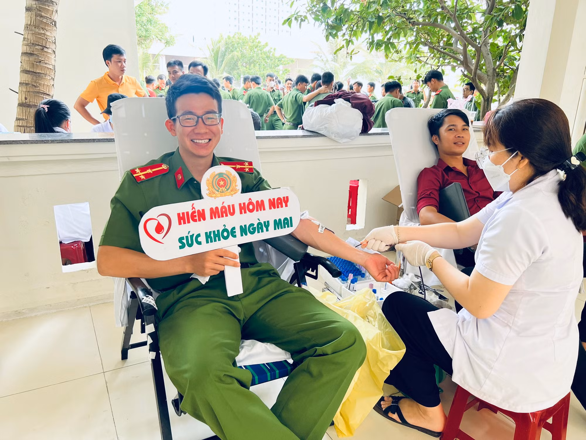 Gấn 200 cán bộ, chiến sĩ Công an tỉnh Phú Yên tình nguyện hiến máu -0