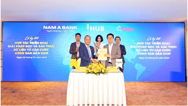 Nam A Bank tiên phong triển khai giải pháp đọc và xác thực dữ liệu căn cước công dân gắn chip