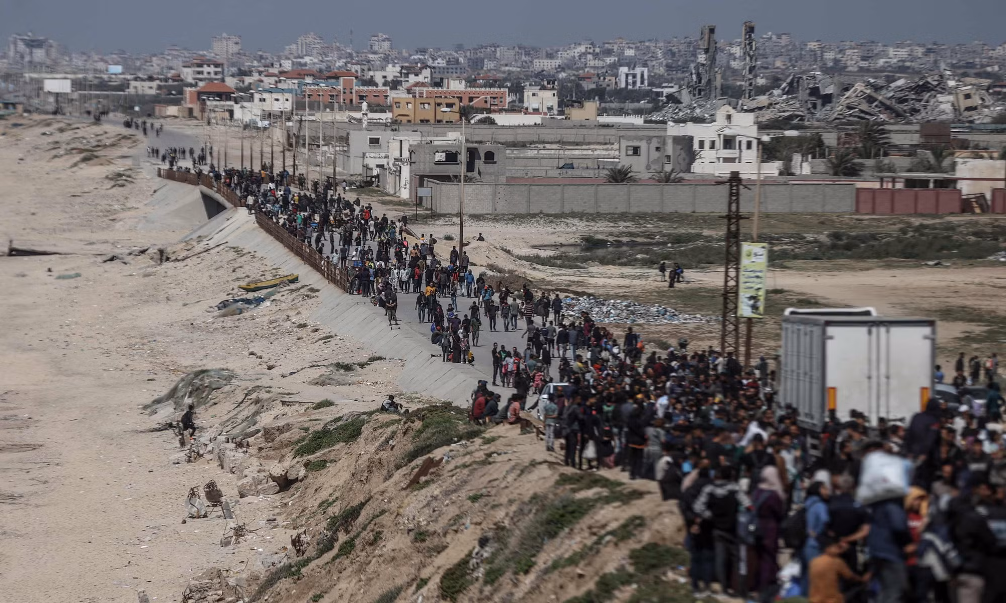 Xe tăng Israel tiến vào Bắc Gaza, nhiều trại tị nạn bị không kích -0