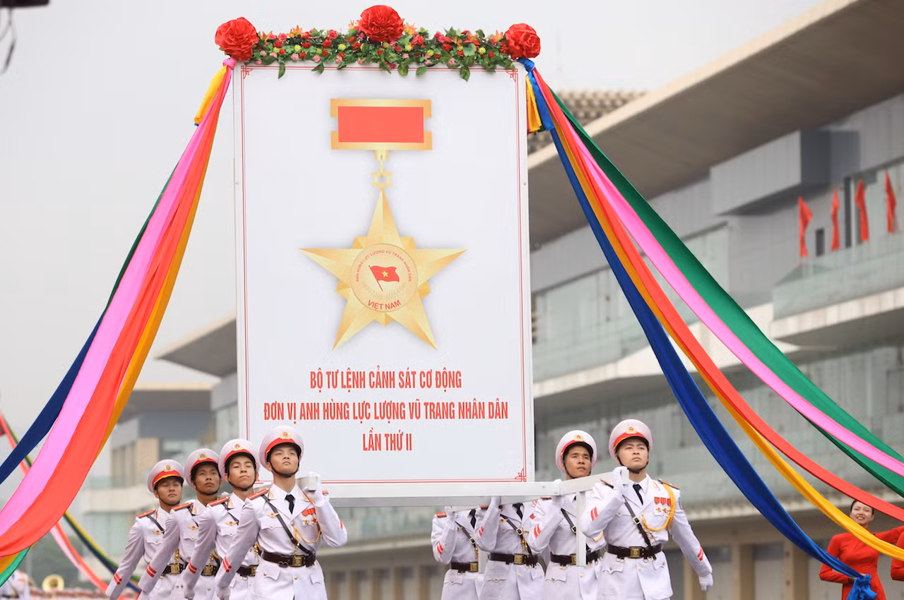 Thủ tướng dự Lễ kỷ niệm 50 năm Ngày truyền thống lực lượng Cảnh sát cơ động -1