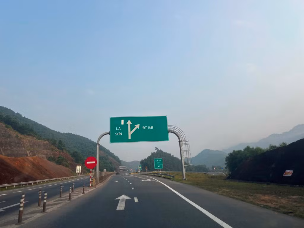 Cao tốc La Sơn - Hòa Liên sẽ được đầu tư hơn 3 nghìn tỷ đồng để mở rộng lên 4 làn xe -0