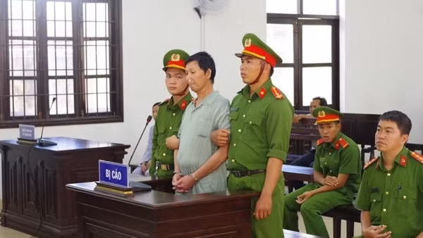 Ra tay hạ sát hàng xóm vì mâu thuẫn&nbsp;nhiều năm trước