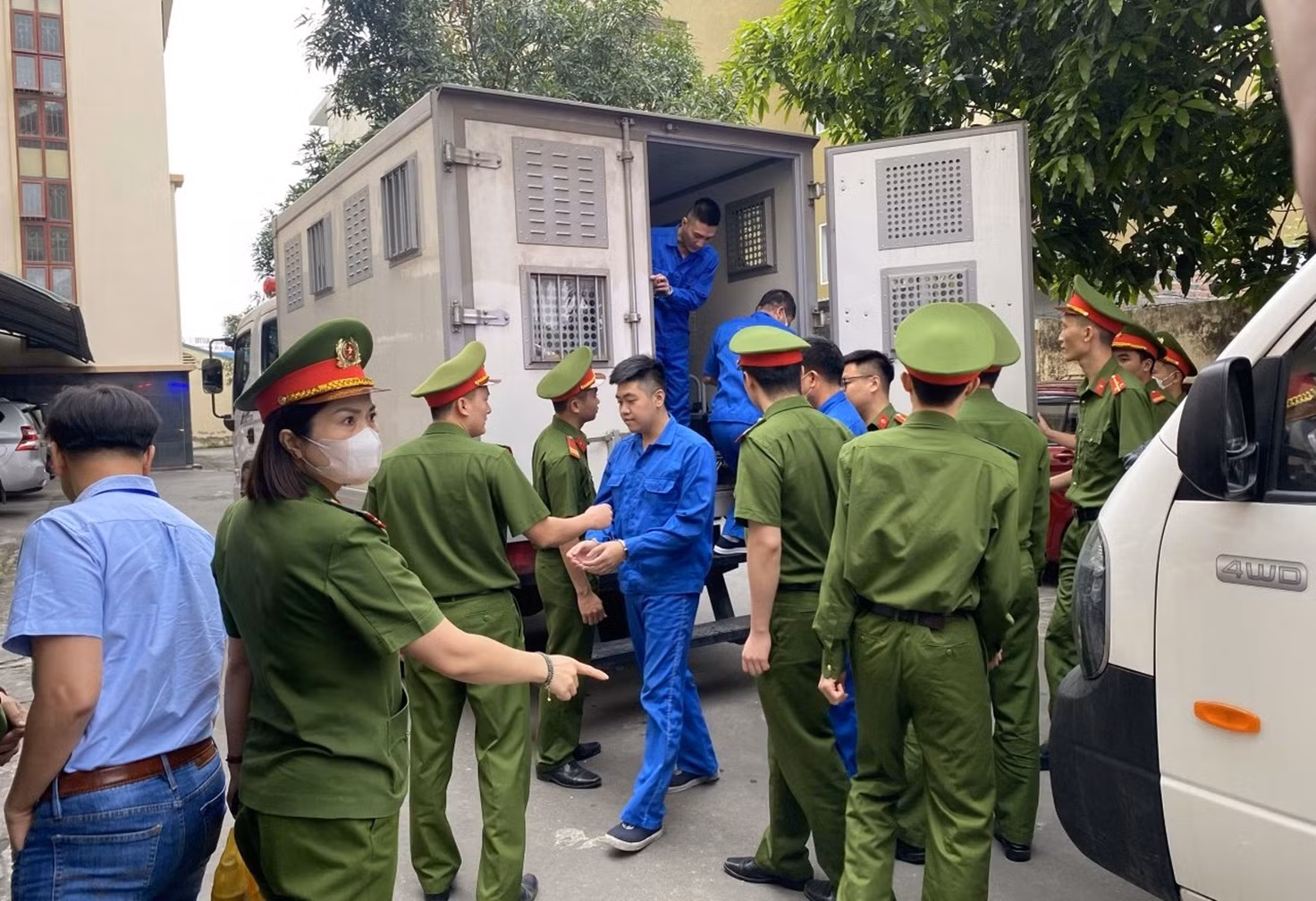 Bắt đầu phiên tòa sơ thẩm xét xử ông Đỗ Hữu Ca -0