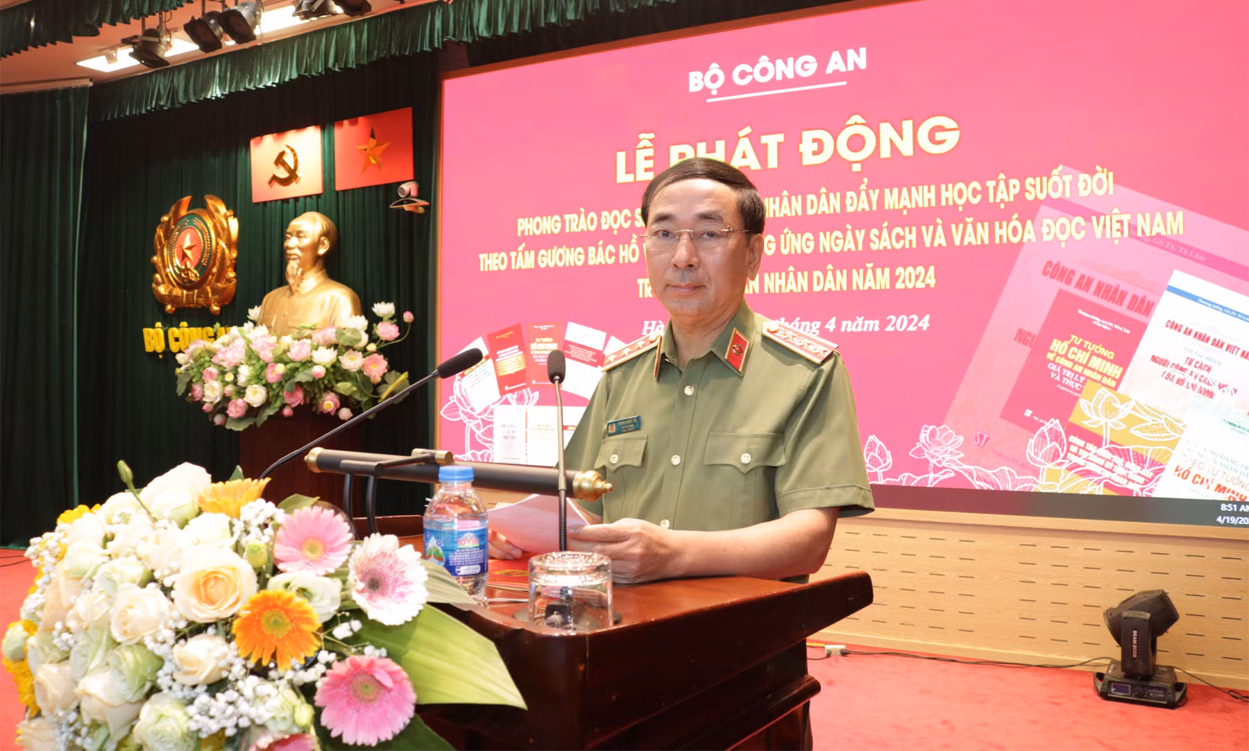 Bộ Công an phát động phong trào đọc sách năm 2024 trong CAND -0