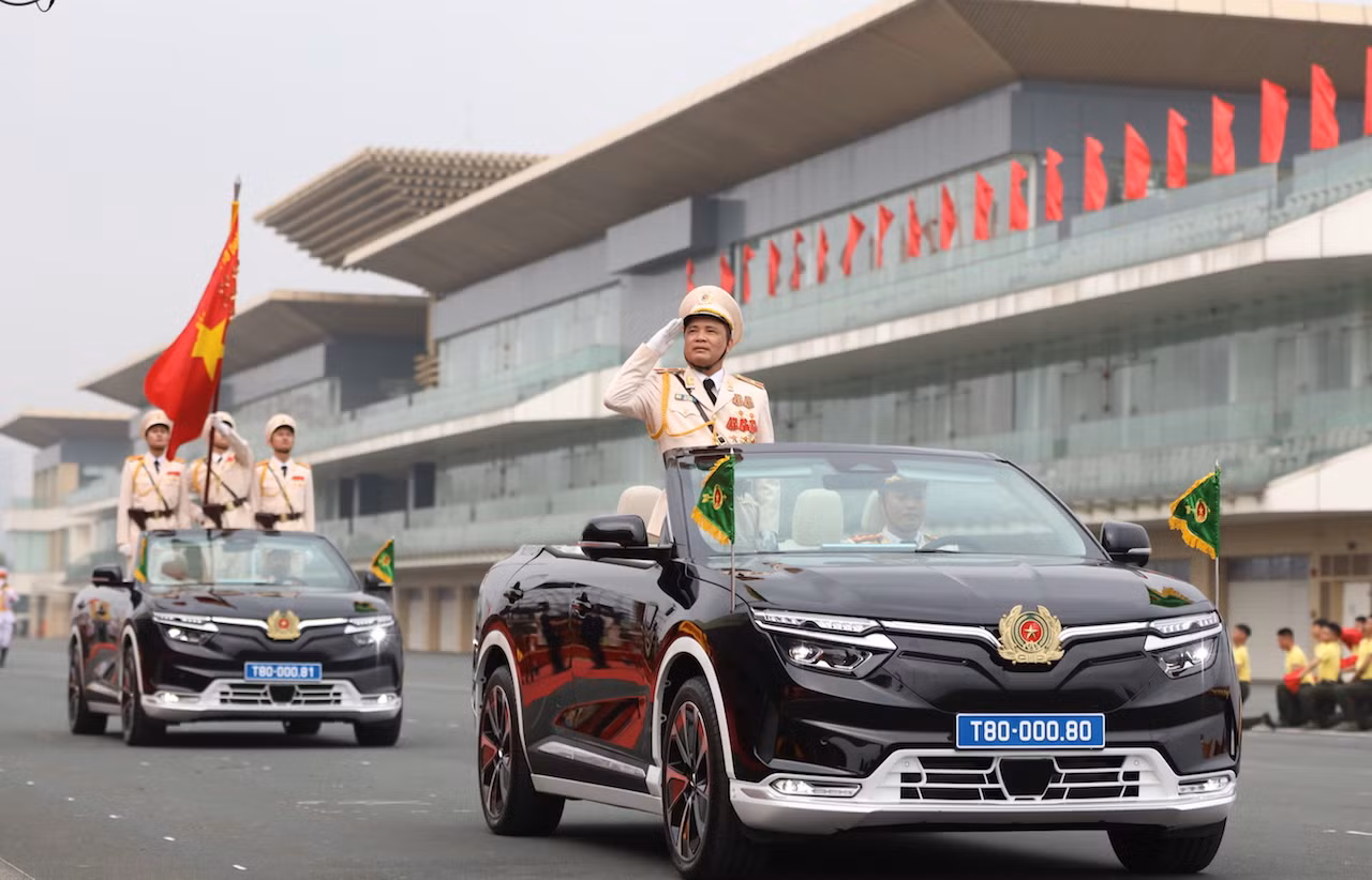 Thủ tướng dự Lễ kỷ niệm 50 năm Ngày truyền thống lực lượng Cảnh sát cơ động -2