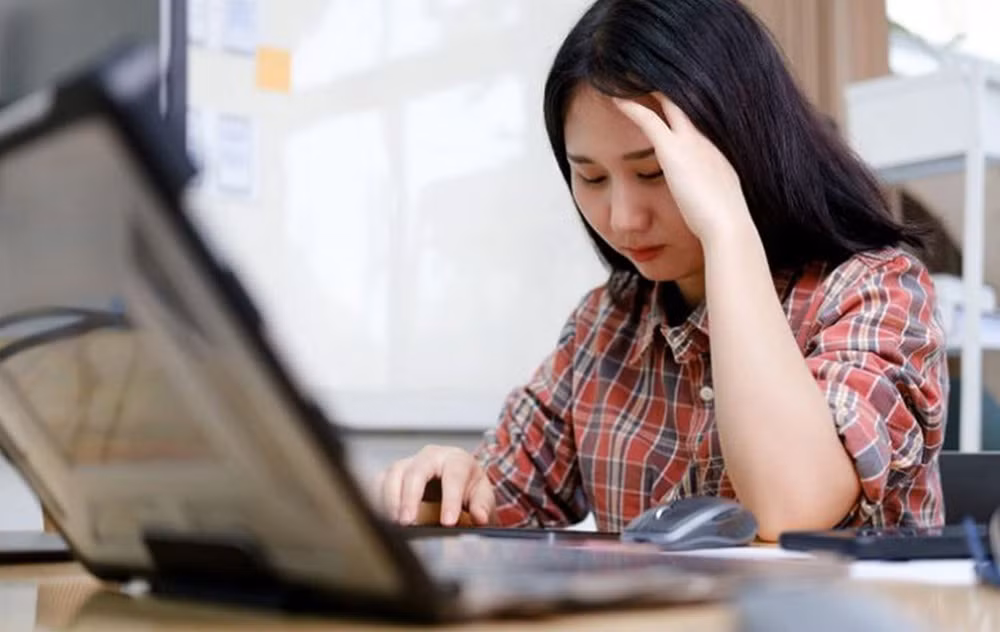Không để người trẻ đơn độc -0