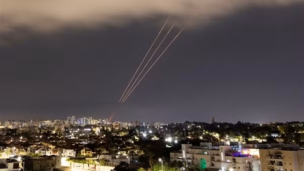 Trung Đông lại sục sôi khi Iran tấn công Israel