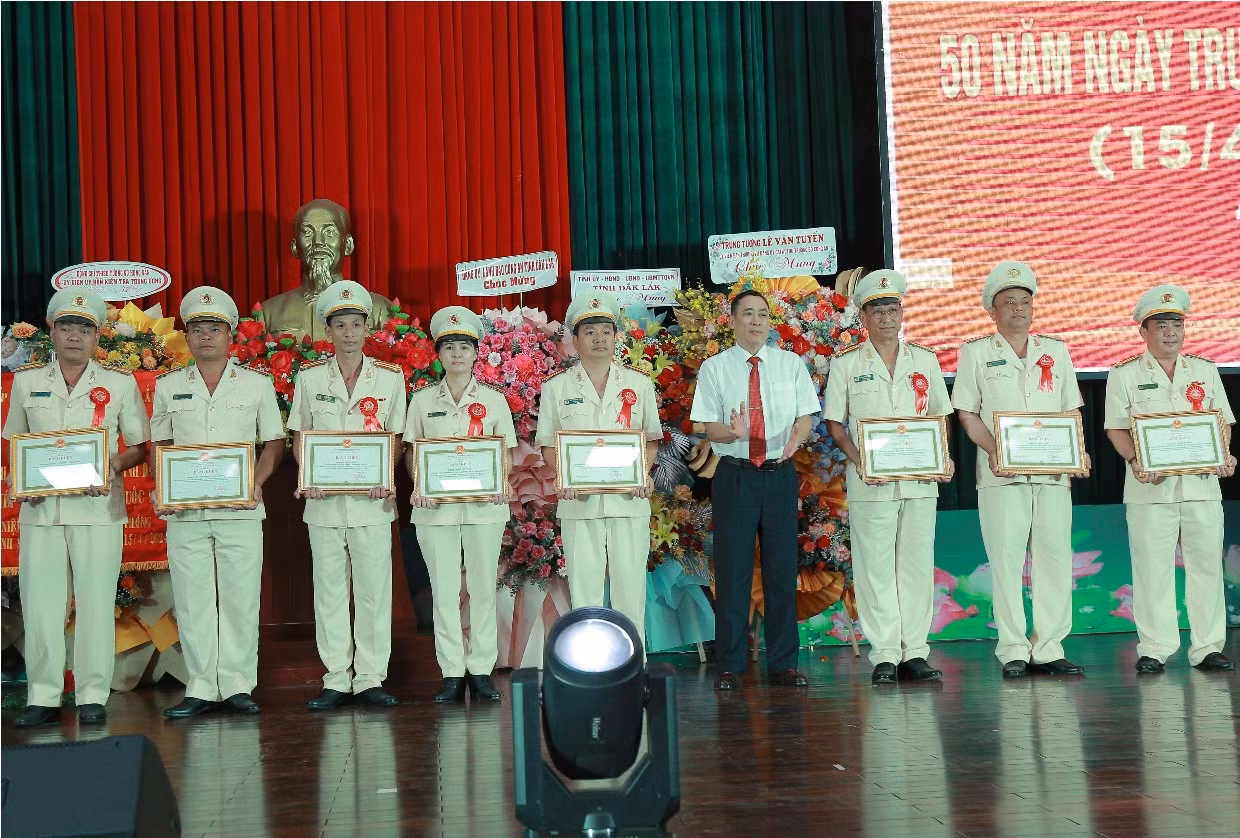 Cảnh sát Cơ động Công an Đắk Nông góp phần đảm bảo sự bình yên trên đất Tây Nguyên -0