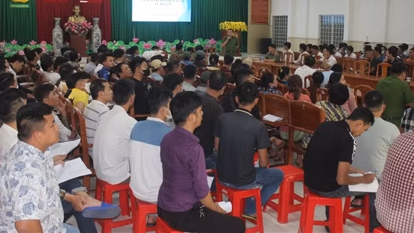 Gần 400 người nghiện, người từng sử dụng ma túy được tuyên truyền pháp luật