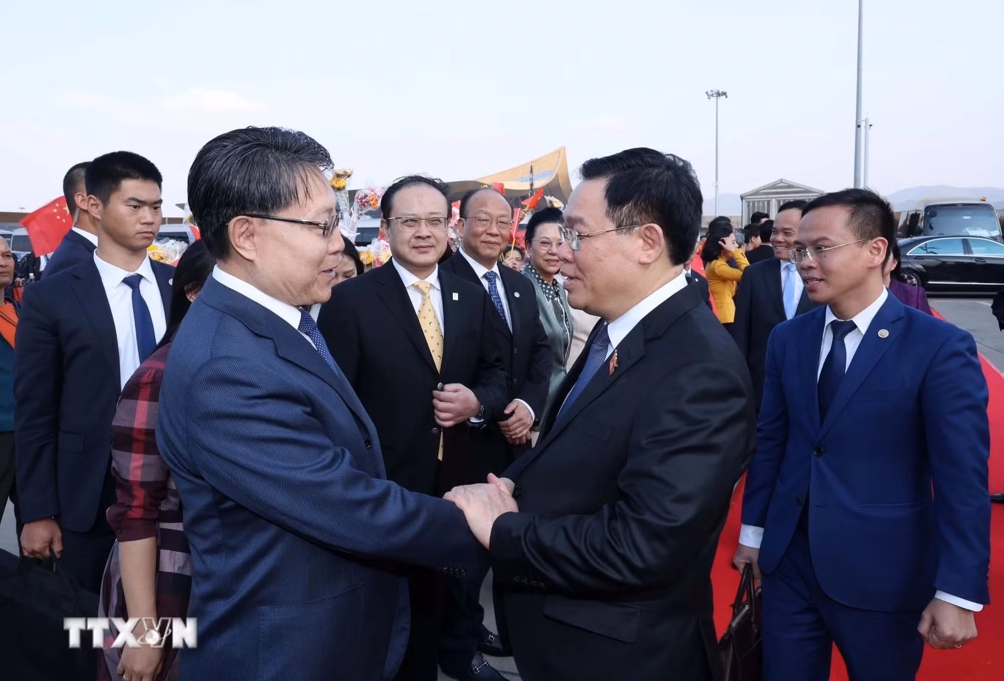 Chủ tịch Quốc hội kết thúc tốt đẹp chuyến thăm chính thức Trung Quốc -0