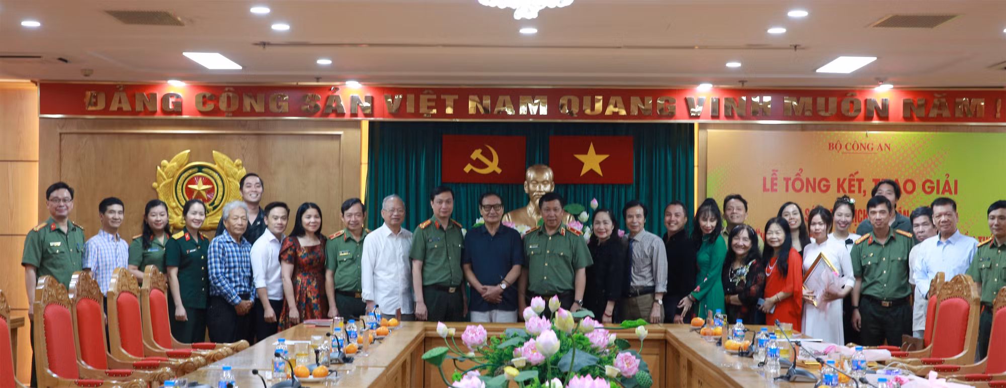 Trao giải sáng tác kịch bản sân khấu chủ đề “Vì an ninh tổ quốc và bình yên cuộc sống”. -0