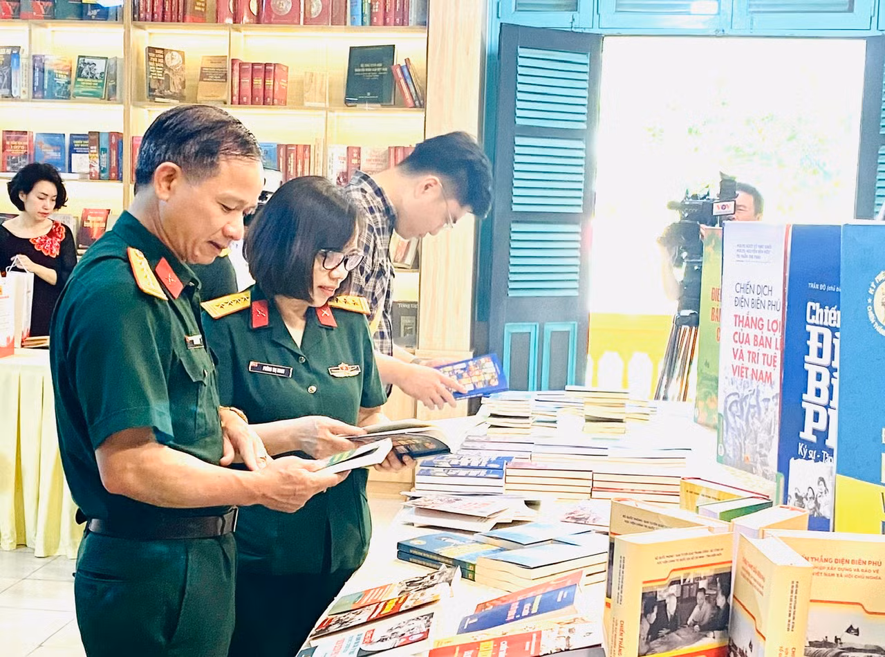 Bộ sách đồ sộ về Điện Biên Phủ: Tôn trọng cao nhất sự thật lịch sử về chiến dịch Điện Biên Phủ -0
