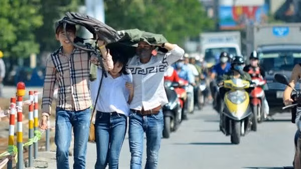 Nhiệt độ tăng cao, nắng gắt bao phủ từ Bắc vào Nam