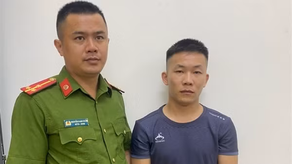 Nam thanh niên nửa đêm đi xế hộp cướp tiệm vàng Kim Sơn Hiền