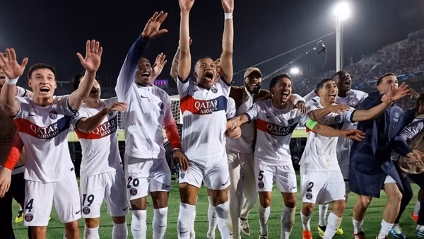 Mbappe đưa PSG vào bán kết Champions League