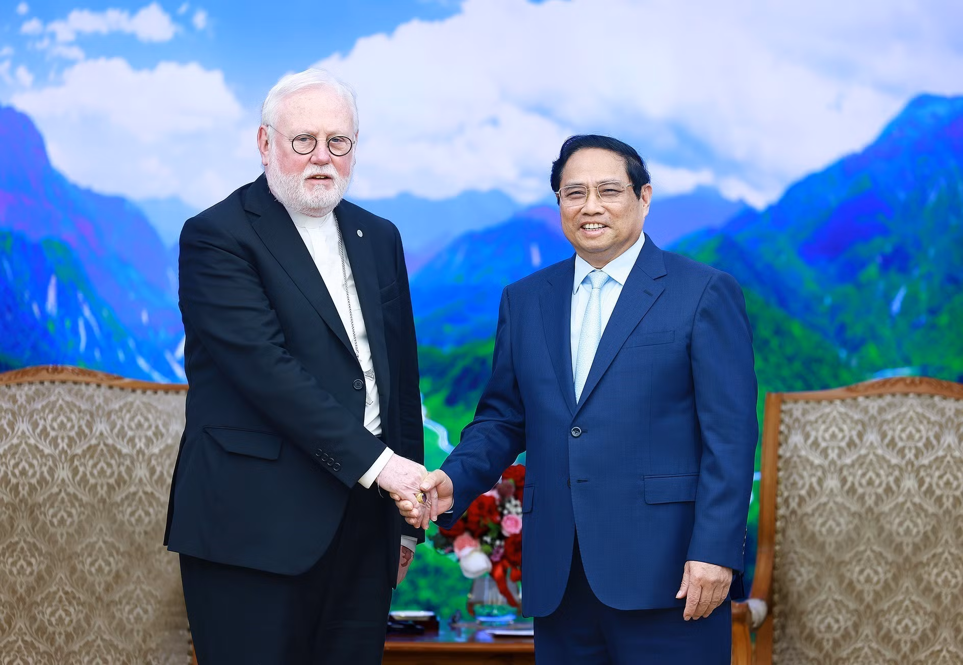 vna_potal_thu_tuong_pham_minh_chinh_tiep_tong_giam_muc_paul_richard_gallagher_bo_truong_ngoai_giao_toa_thanh_vatican__7316612.jpg -0