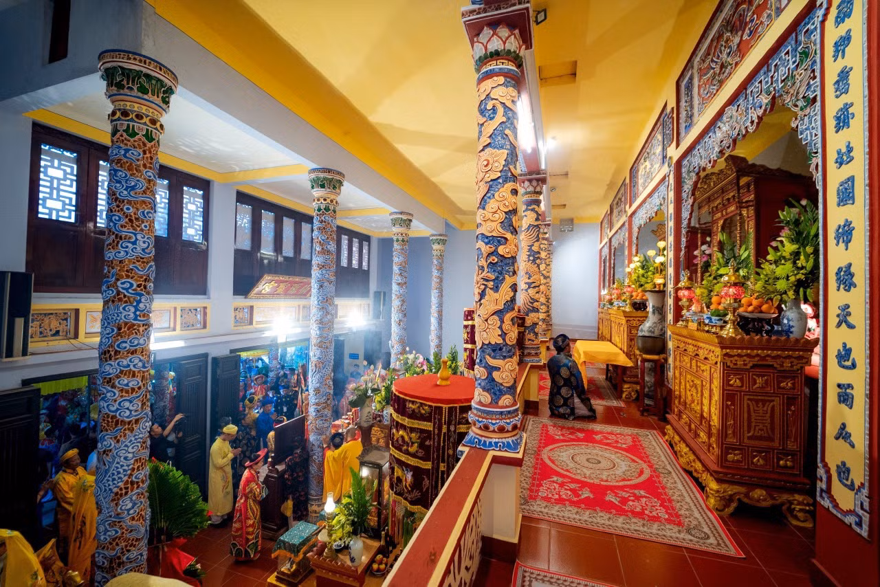 Tái hiện carnival dân gian trong lễ hội điện Hòn Chén -0