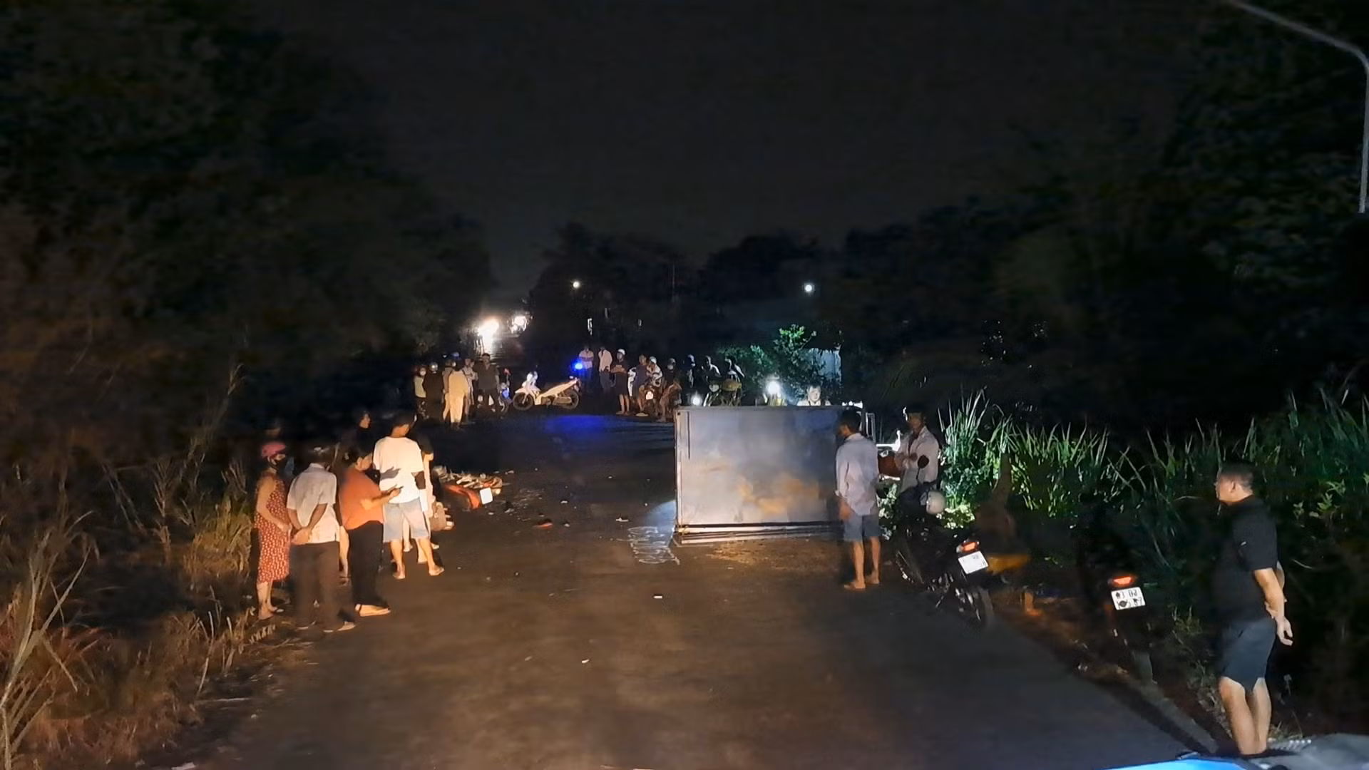 Va chạm với xe ba gác, người đàn ông đi xe máy tử vong tại chỗ -0