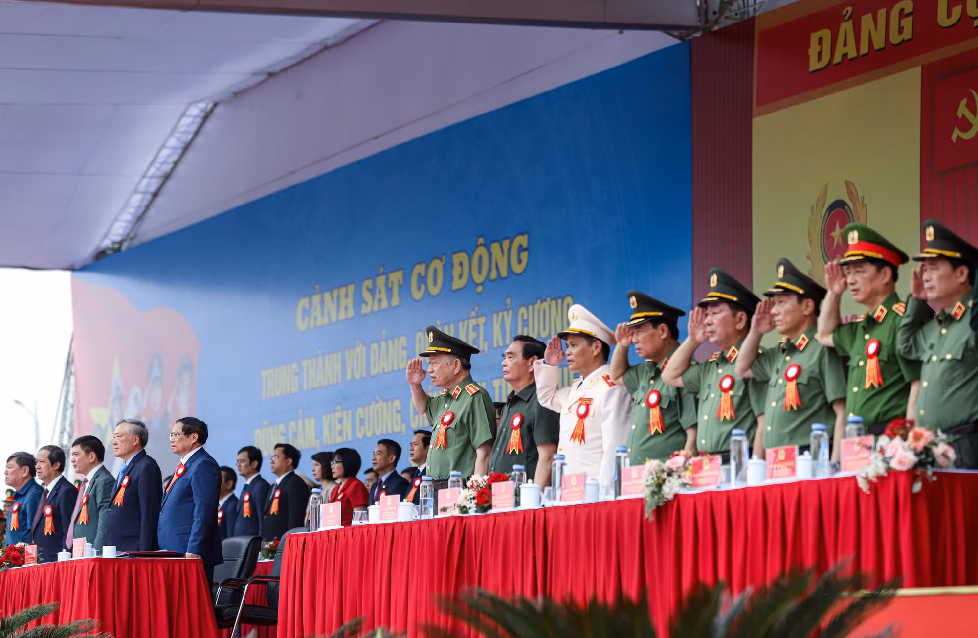 Xây dựng lực lượng CSCĐ 