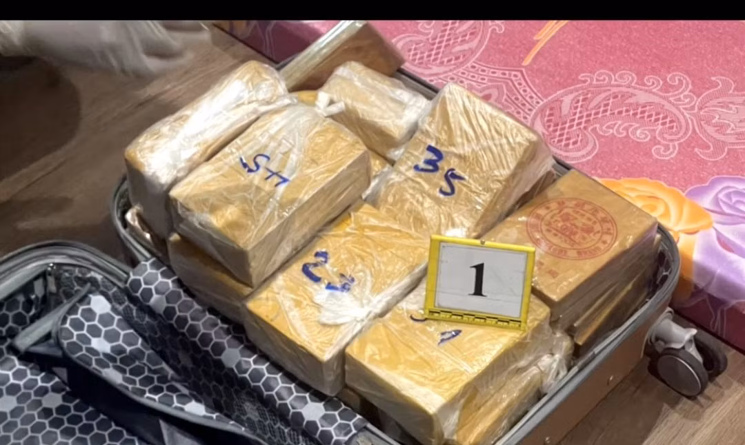 Triệt phá đường dây vận chuyển trái phép 184 bánh Heroin từ TP Hồ Chí Minh đi Đài Loan -0