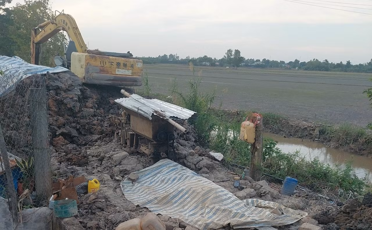 Xem xét kỷ luật Chủ tịch xã nhận tiền tài trợ qua tài khoản cá nhân -0