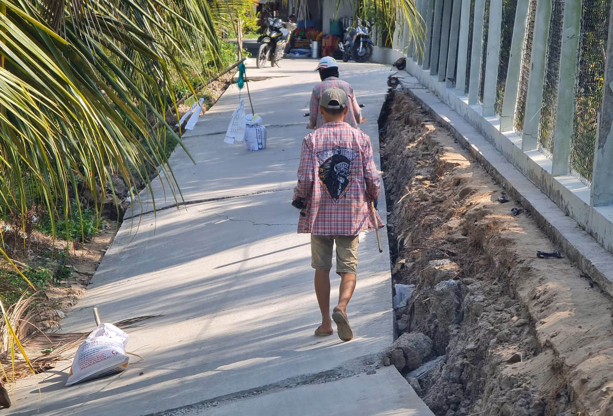Cà Mau công bố tình huống khẩn cấp hạn hán cấp 2 ở huyện Trần Văn Thời và U Minh -0