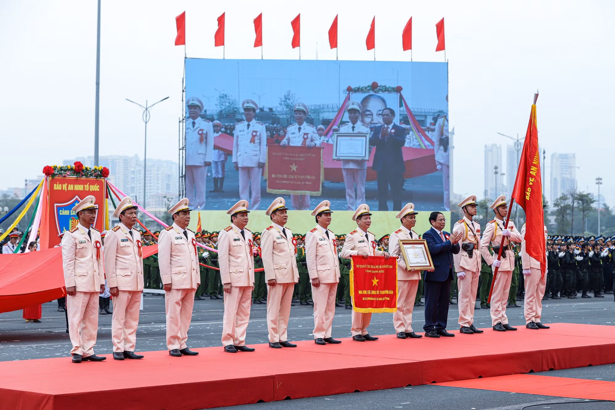 Xây dựng lực lượng CSCĐ 