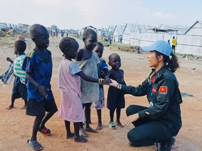 Hoa xương rồng trong nắng Nam Sudan -0