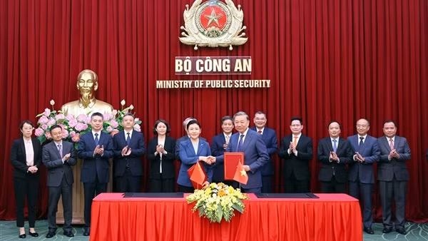 Thúc đẩy hợp tác sâu sắc, toàn diện giữa Bộ Công an Việt Nam và Bộ Tư pháp Trung Quốc