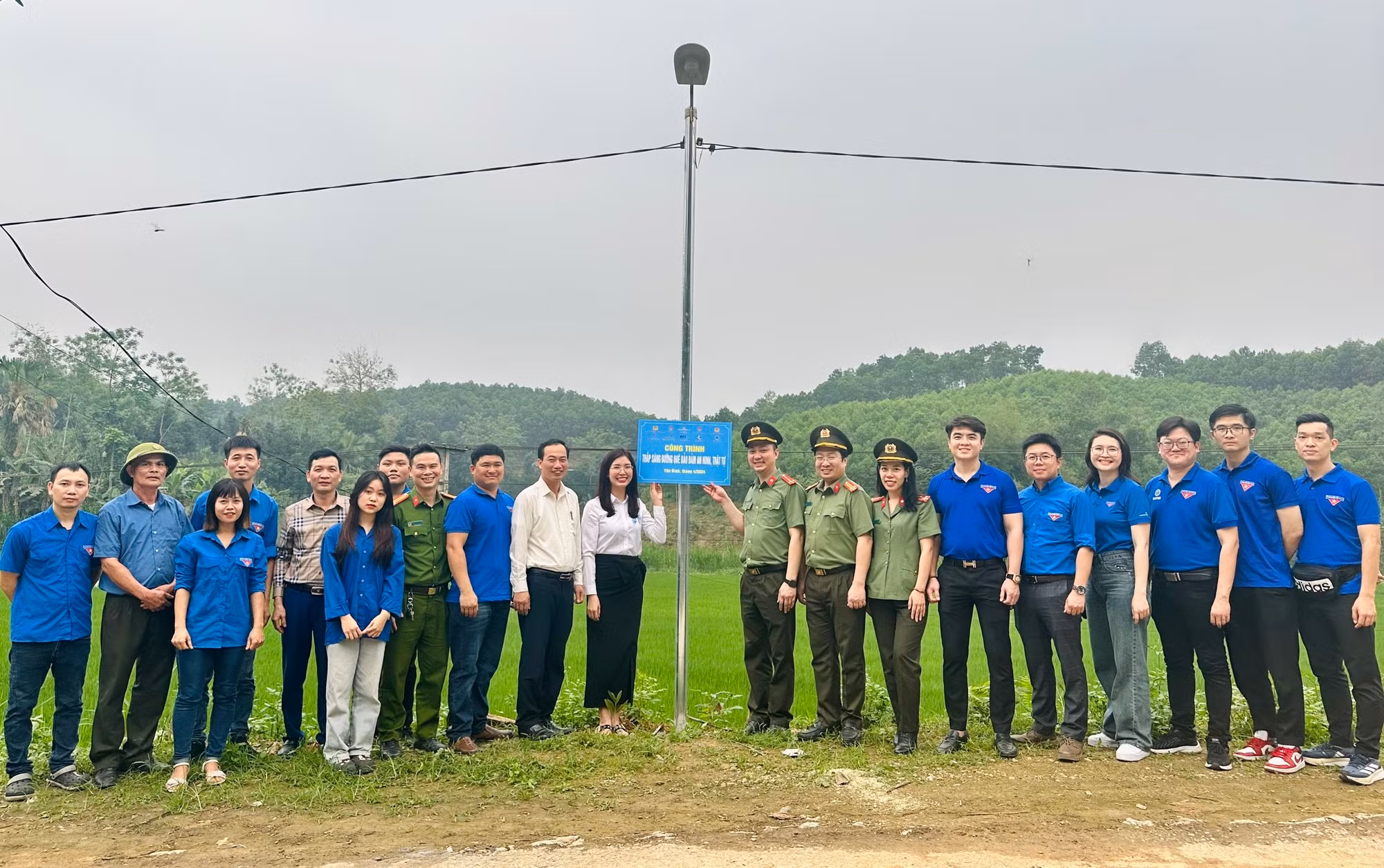 Về Yên Bái tuyên truyền pháp luật, trao tặng công trình dân sinh hơn 500 triệu đồng -0