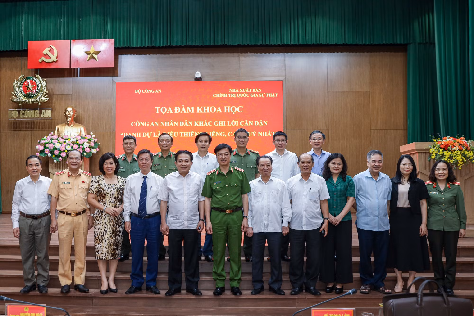 Hiểu đúng về danh dự, vững vàng trước khó khăn và gìn giữ điều thiêng liêng, cao quý nhất -0
