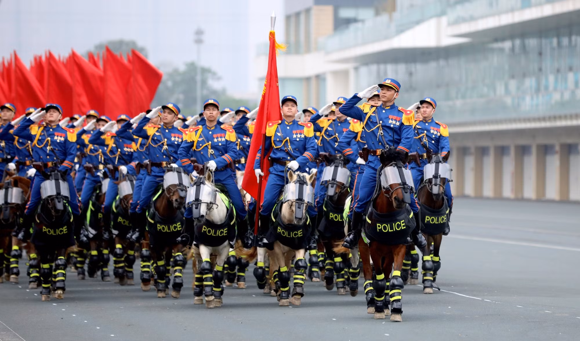 Xây dựng lực lượng CSCĐ 