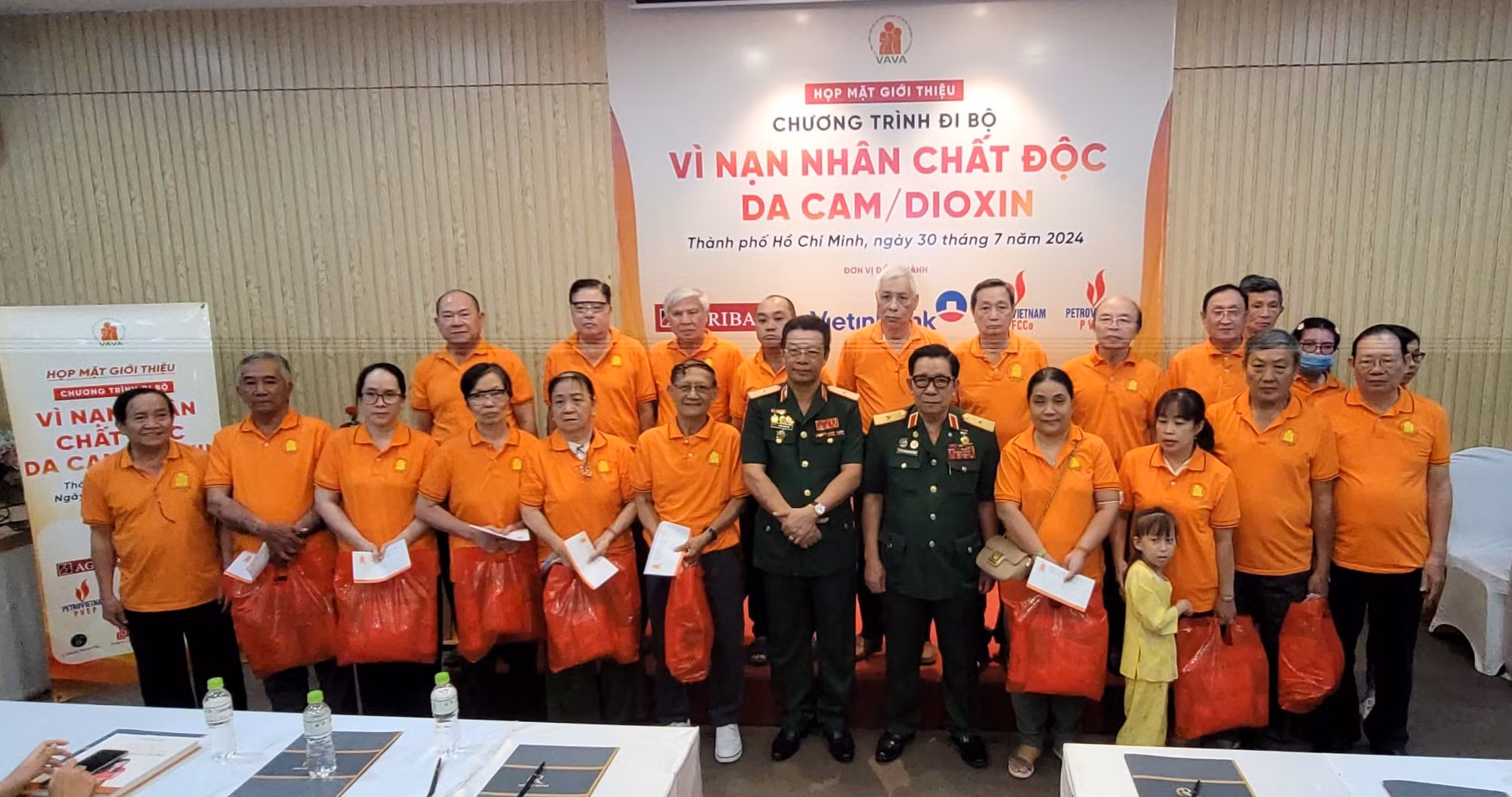 Hơn 5.000 quân dân tham gia đi bộ đồng hành nạn nhân da cam -0